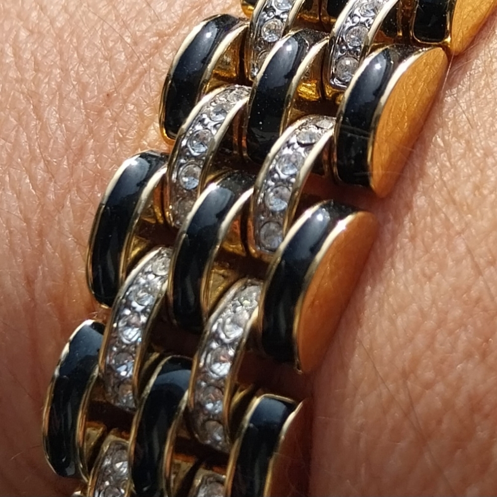 Gold and Black Bracelet - Picture 6 of 16